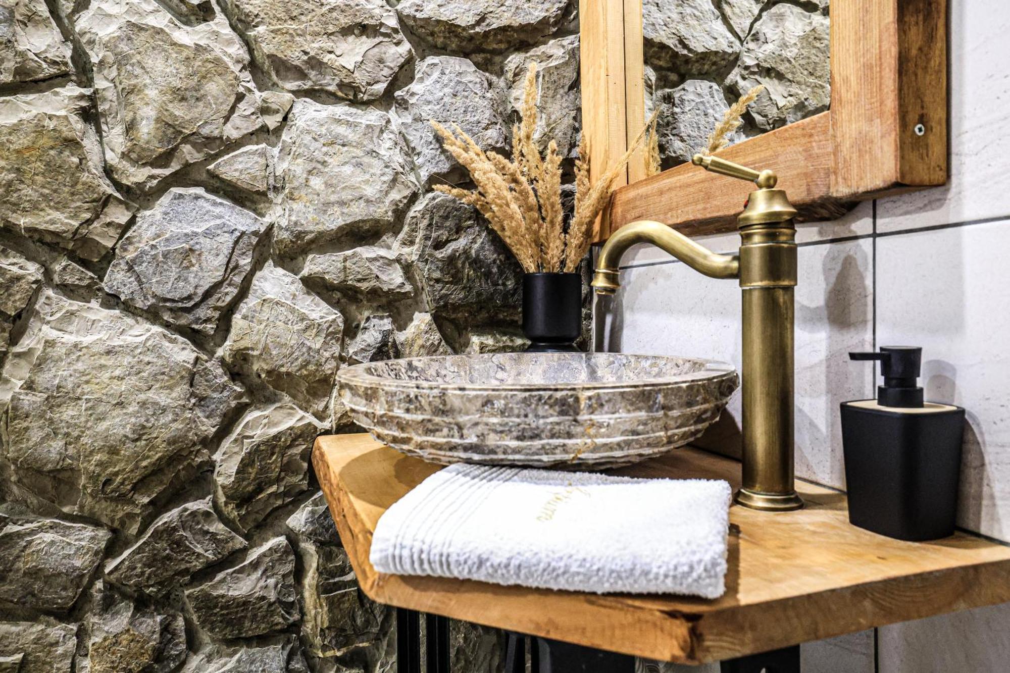 House Arupium - Hot Tub Villa Otočac Eksteriør bilde
